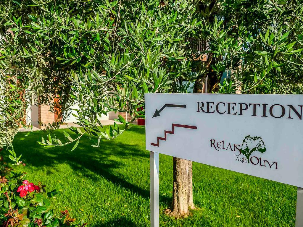 Hotel Relais Agli Olivi ラツィーゼ エクステリア 写真